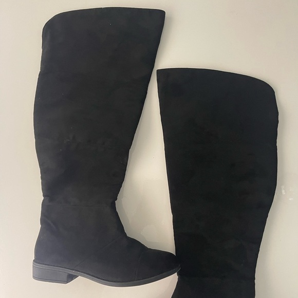 Over the knee black suede boots - Picture 2 of 7